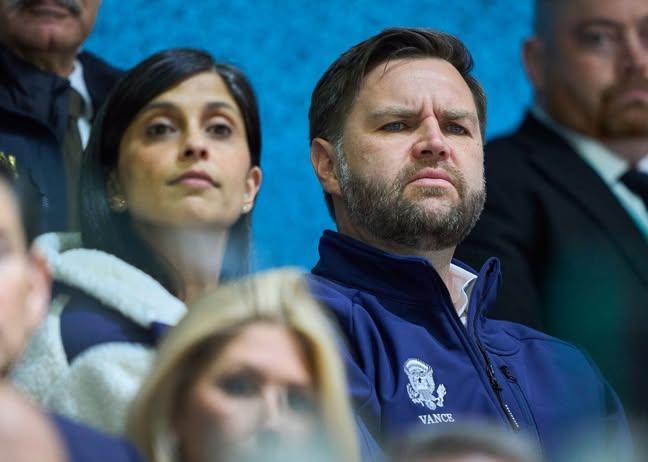 covie_93's tweet image. He really should smile more.