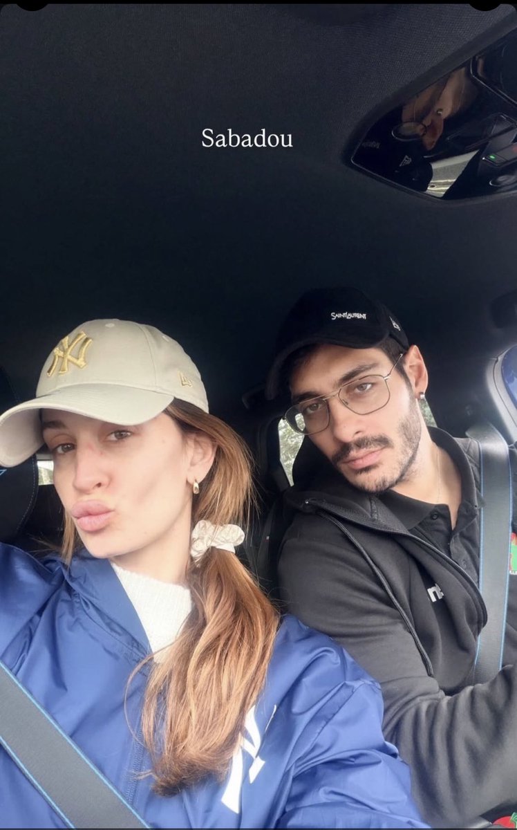 Ragazzi vi meritate tutto l’amore del mondo, siete due anime speciali e vi auguro tutta la felicità del mondo. Auguri ancora helevier ❤️ #1annohelevier #heleners