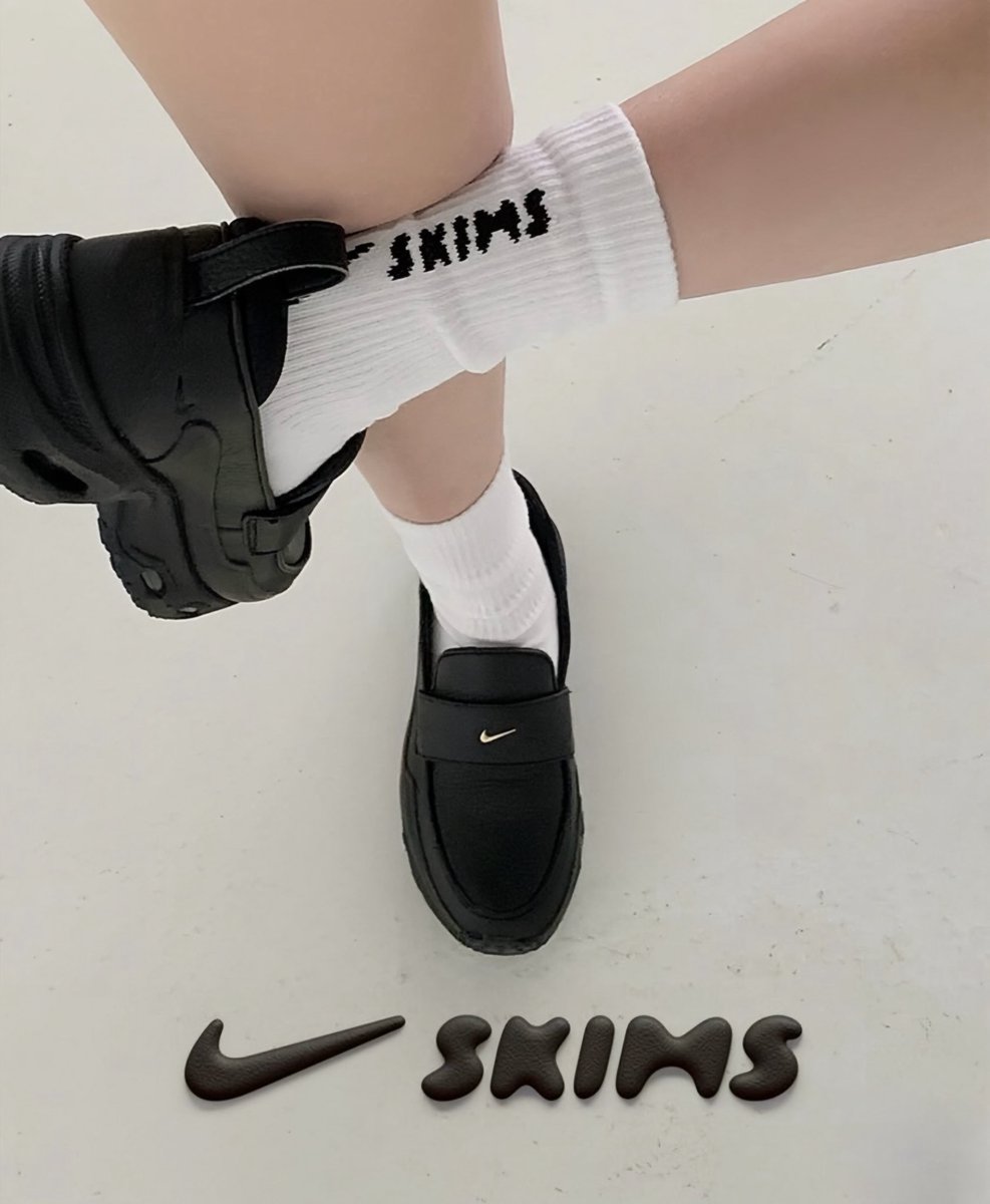 MAKOTOJAPANNN's tweet image. NIKE AIRMAX PHENOMENON รองเท้าทรง LOAFER ผสมกับรองเท้าวิ่ง Air Max ดีไซน์ดีมากกก ให้ลุคหรูหรา ดูชิคสุดๆ มีโลโก้ Swoosh โลหะเล็กๆแปะบนลิ้นรองเท้าอีกด้วยคับ