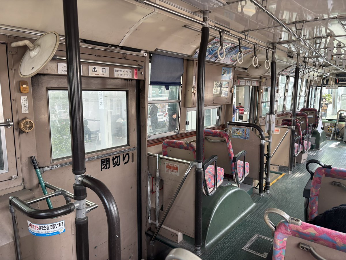 鹿児島交通　鹿屋　871号車
一昨年少し乗って以来ずっと乗りたかった3扉のバスにようやく長時間乗れて満足
色々と古いバス特有の乗り心地でめっちゃ楽しかった