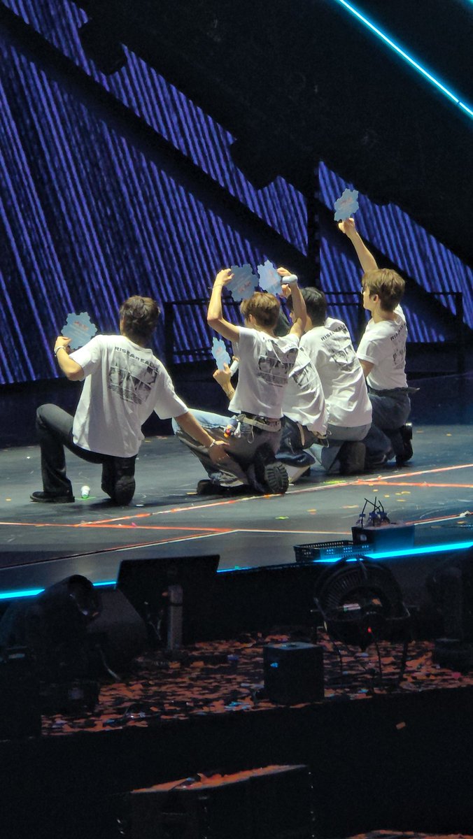 maheetdda's tweet image. 찬영이가 단체사진찍을때 타로 자리.만들어쥼.......