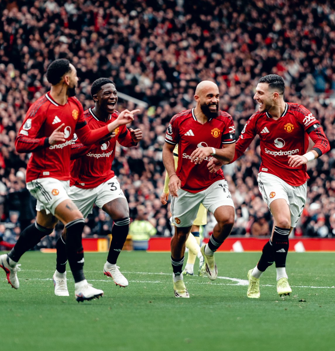 (Fan Page) Manchester United tweet media