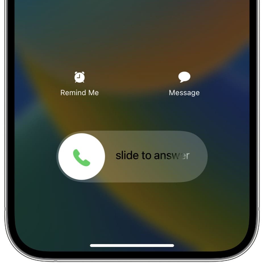 LeakerApple's tweet image. It irritates me that people don’t understand how phone calls work on iOS even after 16 years of this feature.

1. If you receive a phone call while your iPhone is unlocked you will get two options: Answer or decline

2. If you receive a phone call while your iPhone is unlocked…