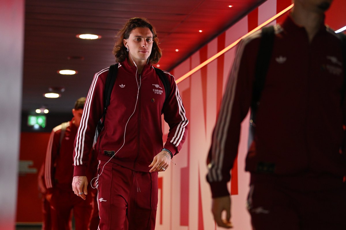 The boys have arrived.

Team news in five, Gooners ✋