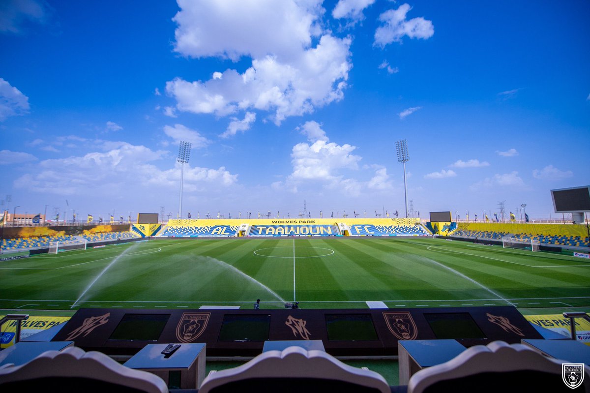 #التعاون  
فريق يشرف،وأجانب ومحليين جدد بحاجة للتشجيع .
إجازة وأجواء اليوم خيالية اللهم لك الحمد  ☁️

وعدنا الملعب 💛
#روشن