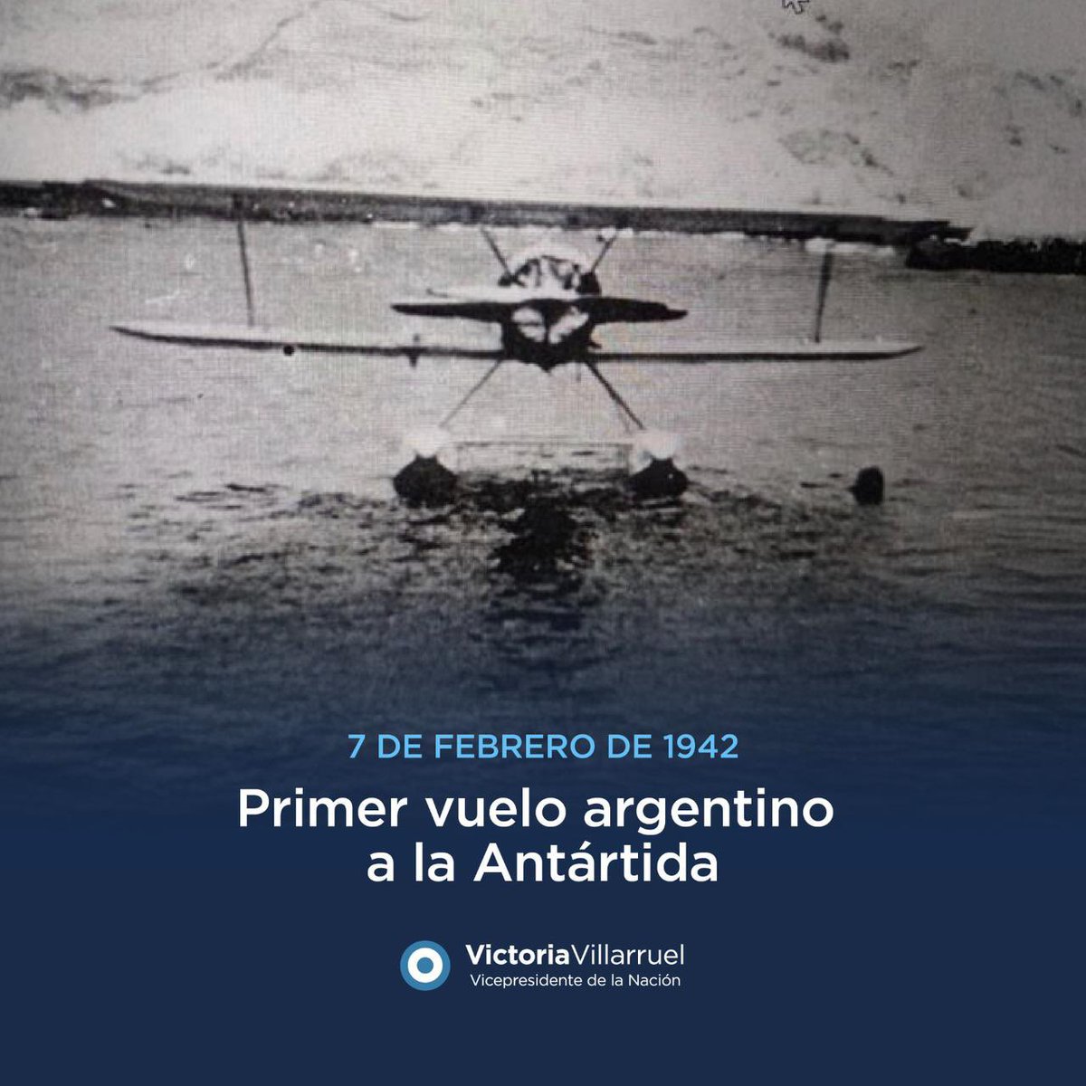 El 7 de febrero de 1942 la historia argentina volvió a demostrar su espíritu pionero. 

Aquel día, el teniente de navío, aviador Eduardo Lanusse, junto al mecánico aeronáutico Erik Bolmquist, concretaron el primer vuelo a la Antártida Argentina. 

A bordo de un biplano Boeing