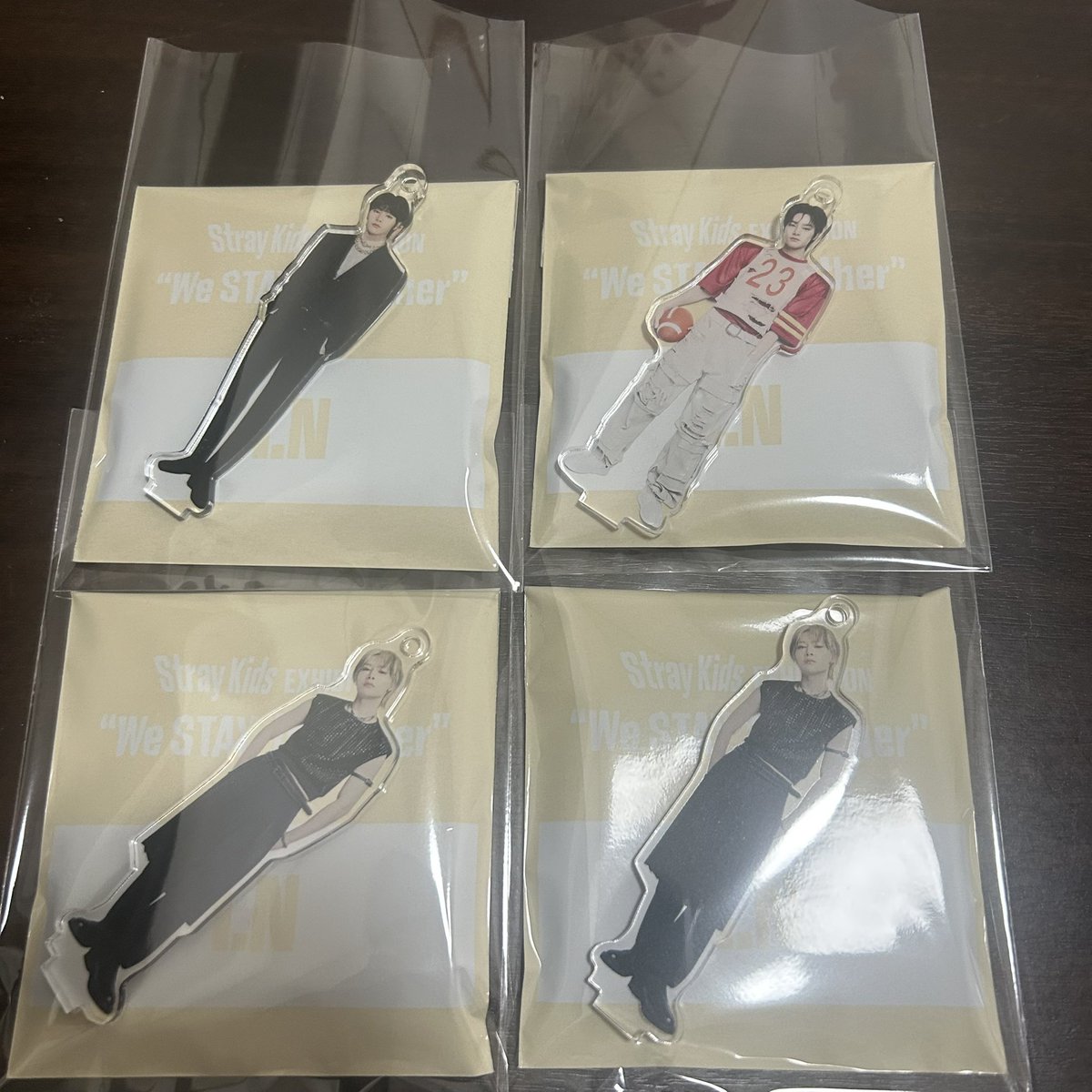 交換 StrayKids スキズ 展示会 アクリルスタンドチャーム アクスタ