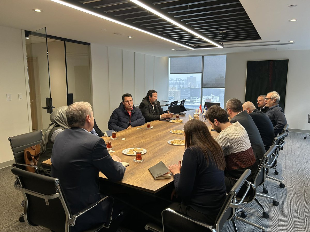 Yönetim Kurulu Üyemiz Dr. <a href="/halimekokce/">Halime Kökce</a> Montreal Türk Toplumu ile Başkonsolosumuz Dr. Zeki Öztürk'ün ev sahipliğinde görüşme gerçekleştirdi.

Görüşmede Montreal'deki eğitim imkânları istişare edildi.

<a href="/TC_MontrealBK/">Türkiye in Montreal</a>