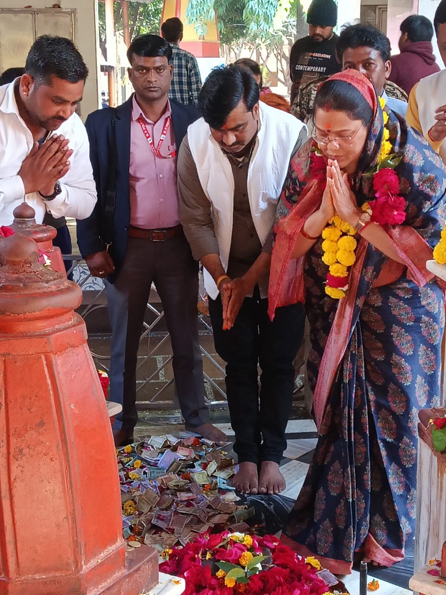 RayShandhya's tweet image. आज दतिया प्रवास के दौरान मां पीताम्बरा माई के दर्शन करने का सौभाग्य प्राप्त हुआ। जय माई की।

 #pitambarapeeth_datia⛳ #datia