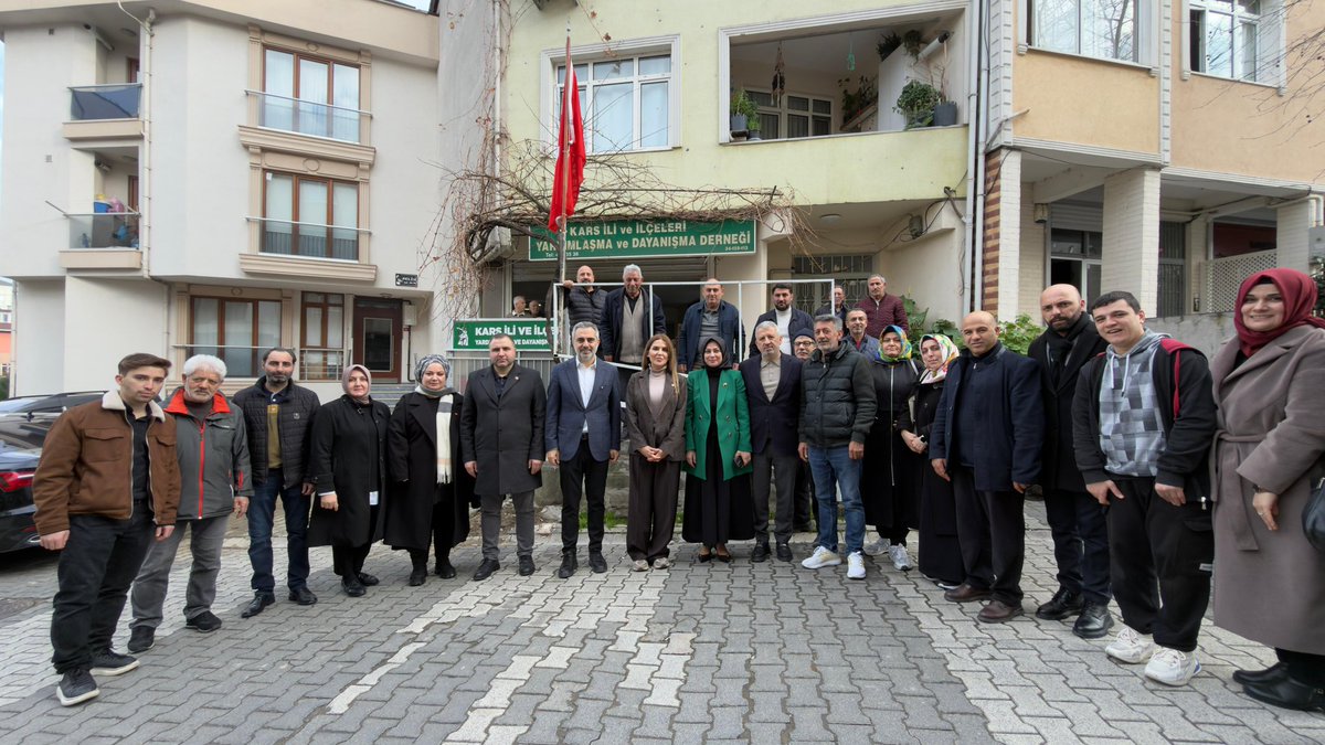📍Ataşehir

Kars İli ve İlçeleri Yardımlaşma ve Dayanışma Derneği’ni ziyaret ederek hemşehrilerimizle güzel bir buluşma gerçekleştirdik.
Samimiyetin hâkim olduğu bu buluşma için dernek yönetimine ve tüm hemşehrilerimize teşekkür ediyorum. Derneğin kıymetli çalışmalarında