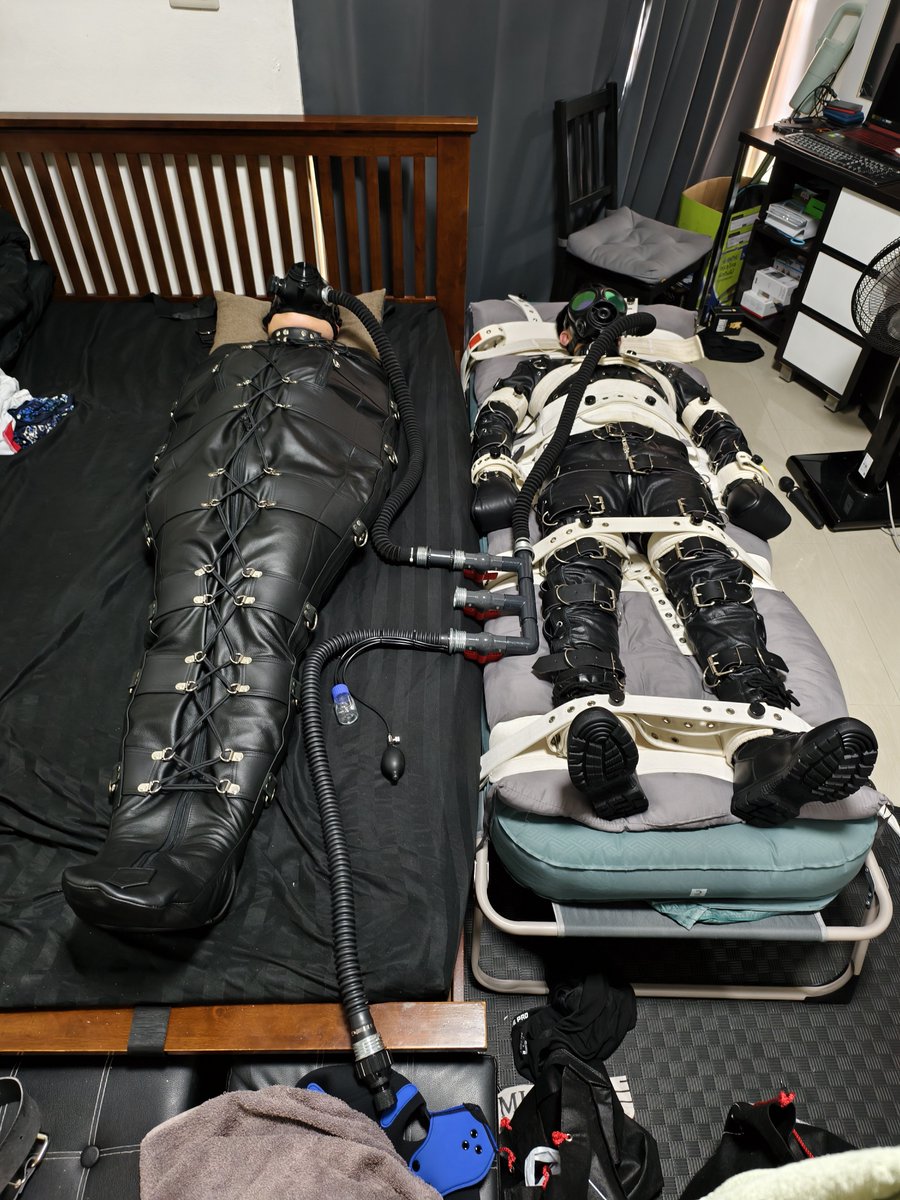 SomeoneFarAway ➡️ 14 April Songkran @ Silom Street tweet media