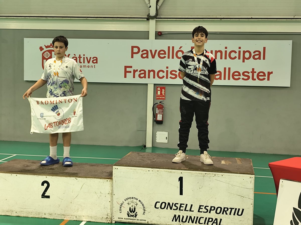 2 oros para Hugo Quirós y 2 bronces para Marek López en Xátiva!!

¡Enorme, equipo! 🖤🤍♥️🔥
#Badminton #OrgulloDeClub #MasterNacional