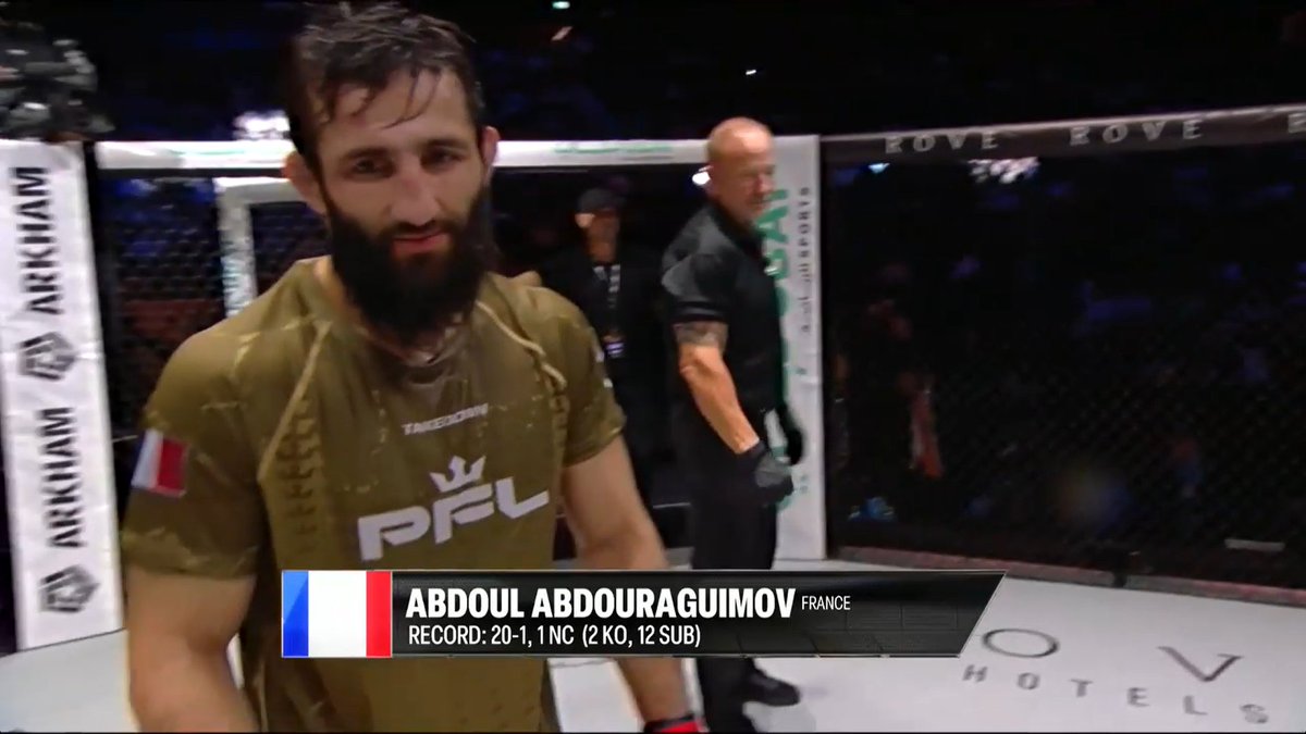 Abdoul Abdouragimov wygrywa większościową decyzją sędziów z Kendly St.Louis (11-6) na #PFLDubai 

Ostatni pogromca Rafała Haratyka próbował skrętówki, balachy na kolano, duszenia za pleców, ale Kendly, który wskoczył na zastępstwo okazał się świadomym parterowo oponentem.