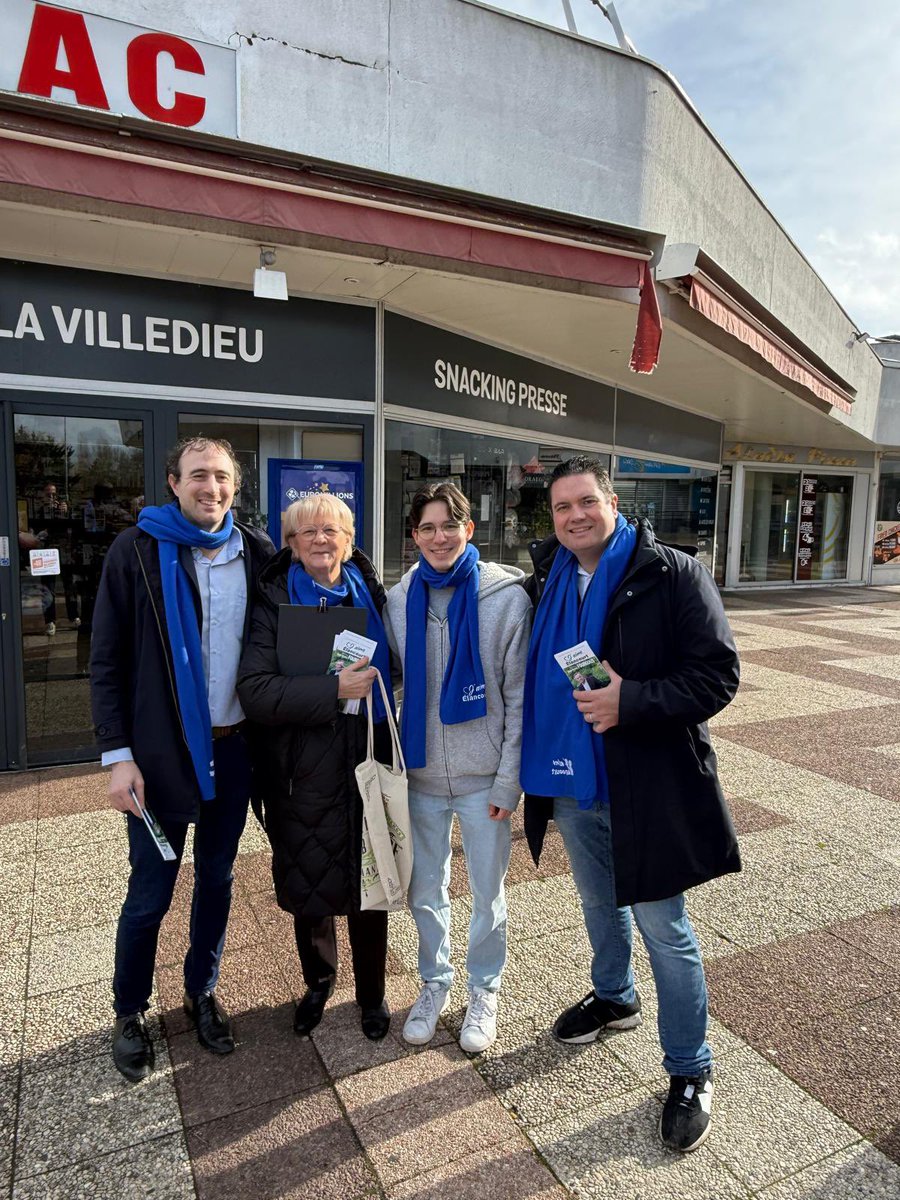 JMFourgous's tweet image. À la rencontre des Élancourtois, avec l’équipe « J’aime Élancourt »

Des échanges riches et sincères pour présenter notre #projet, nos #valeurs  et pour écouter les attentes de nos habitants

Un grand merci pour leur accueil chaleureux

#électionsmunicipales2026