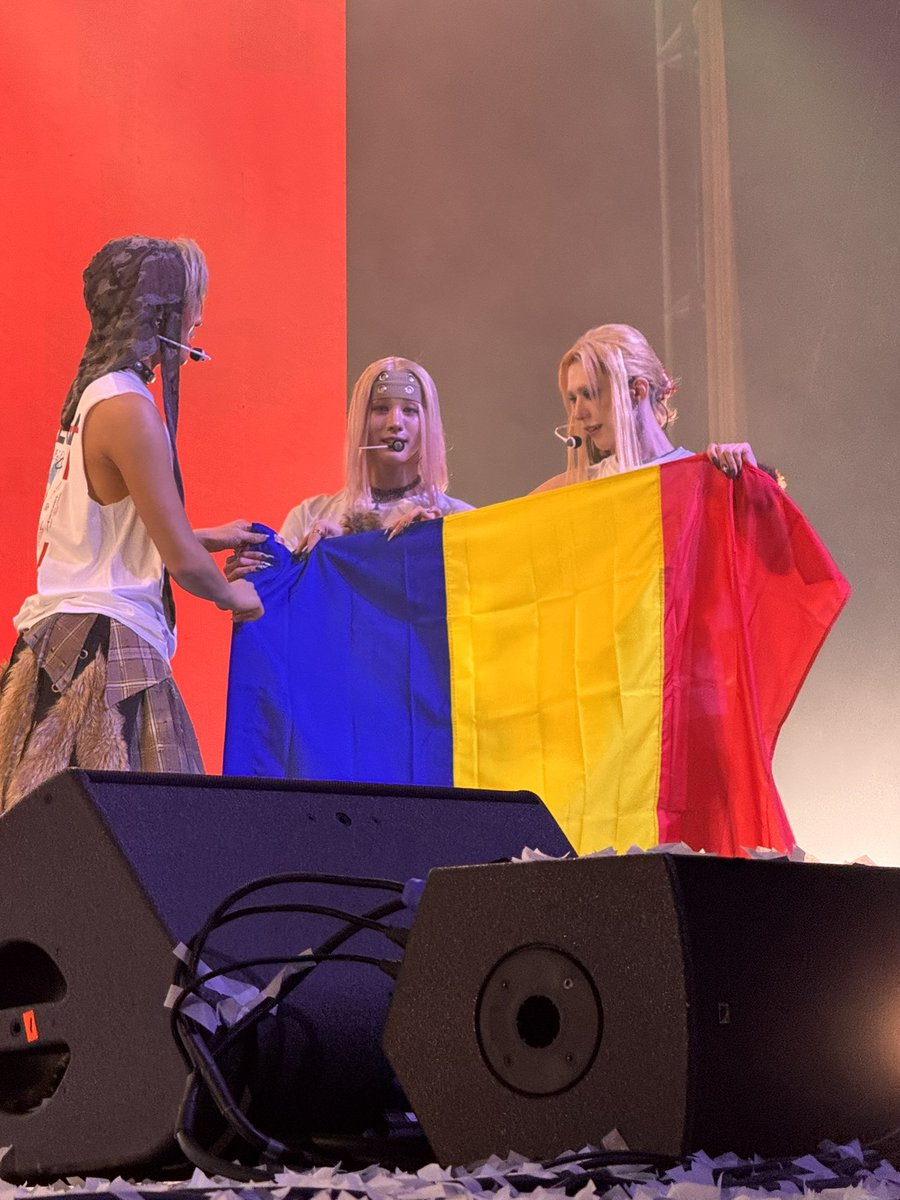 miha𝜗𝜚 ‧₊˚ ⊹ tweet media