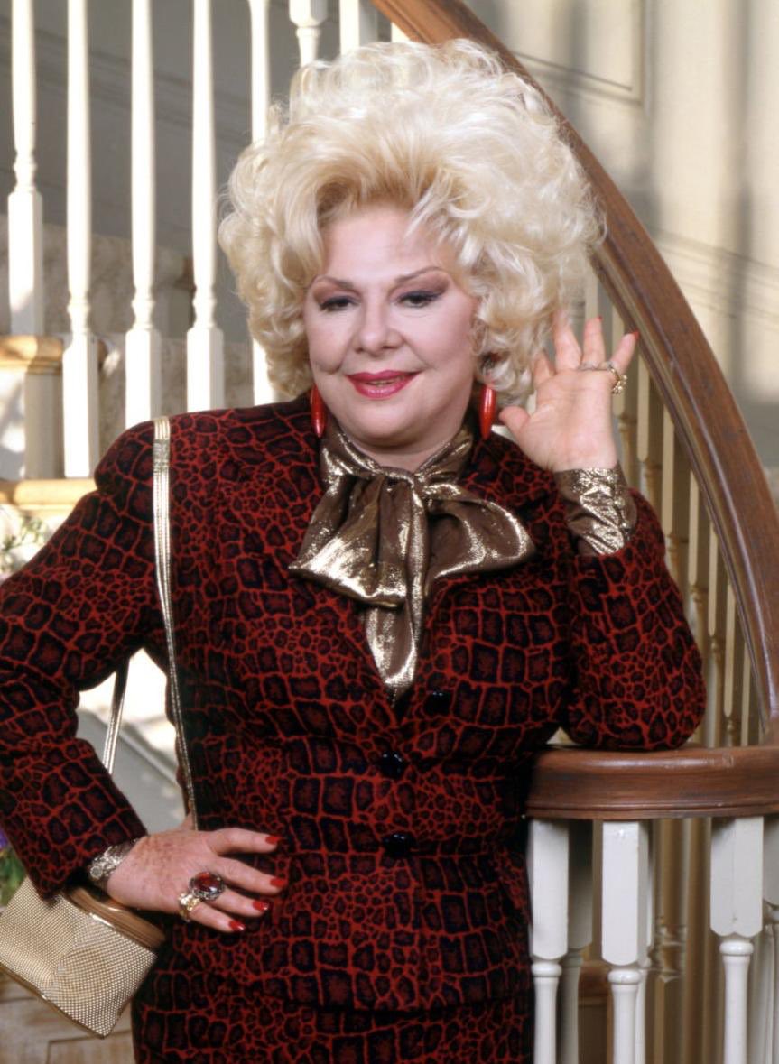 “Es judío y no se está quedando calvo”, ese era el argumento de la mamá de la nana Fine para conseguirle marido a su hija. Seguro Epstein calificaba con creces.