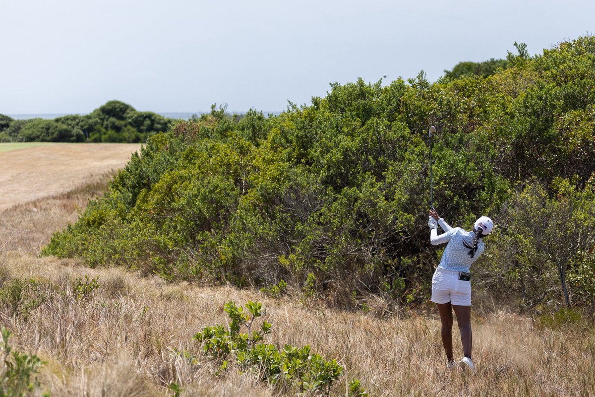 KaiGolfHQ's tweet photo. T8 at Humewood ⛳️🔥
Sometimes the line is over the bush 🌿😅
You going for it… or playing it safe? 👀👇
@Investec @Hot1027FM @ITU_golf_wear @SteynCity_Golf https://t.co/byxWdfWiVk