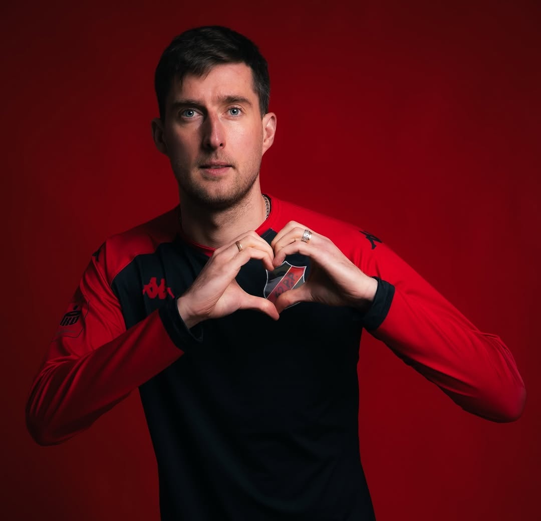 🟡🔴 Taras Romanczuk zalicza trafienie na 4:1. Wrzutka Guilherme Montoi musnęła głowę kapitana i Jagiellonia zdeklasowała gości.

#JAGMOT 4:1