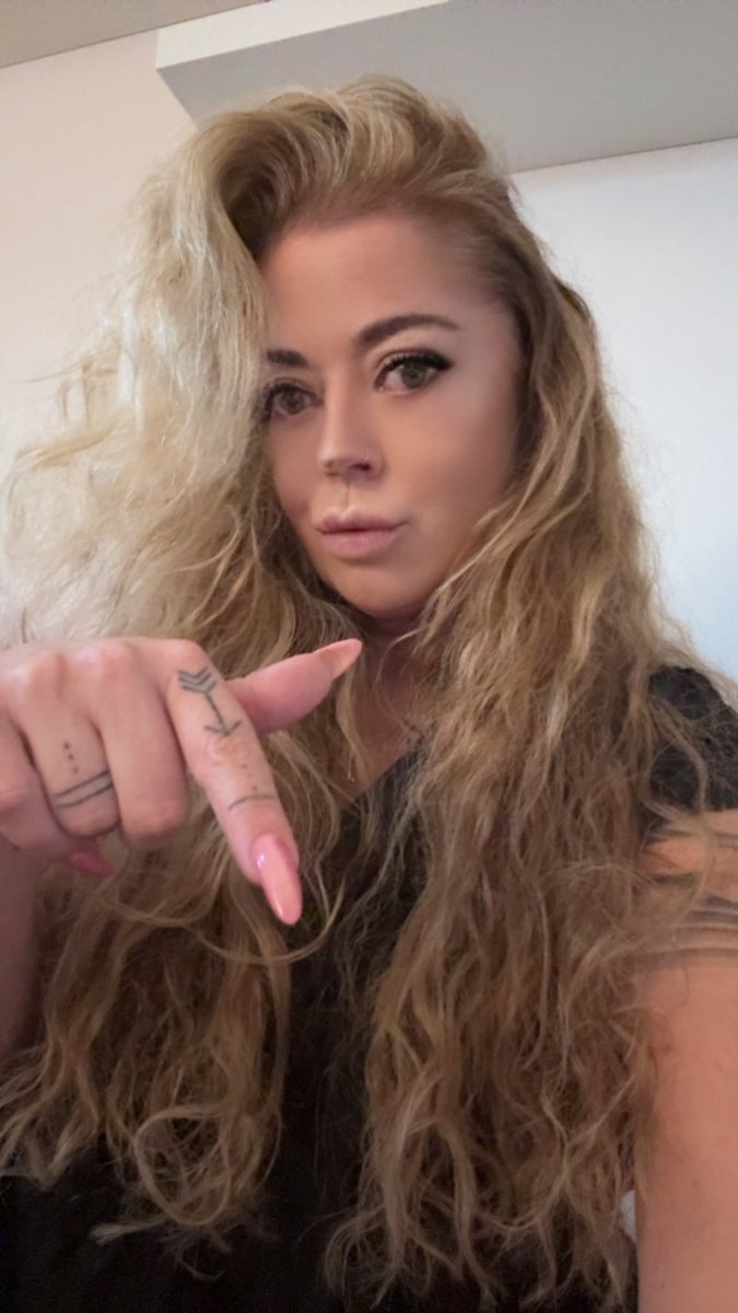 𝓨𝓸𝓾𝓻 𝓵𝓮𝓪𝓭𝓮𝓻 𝓡𝓸𝓼𝓪 18+ 👑 tweet media