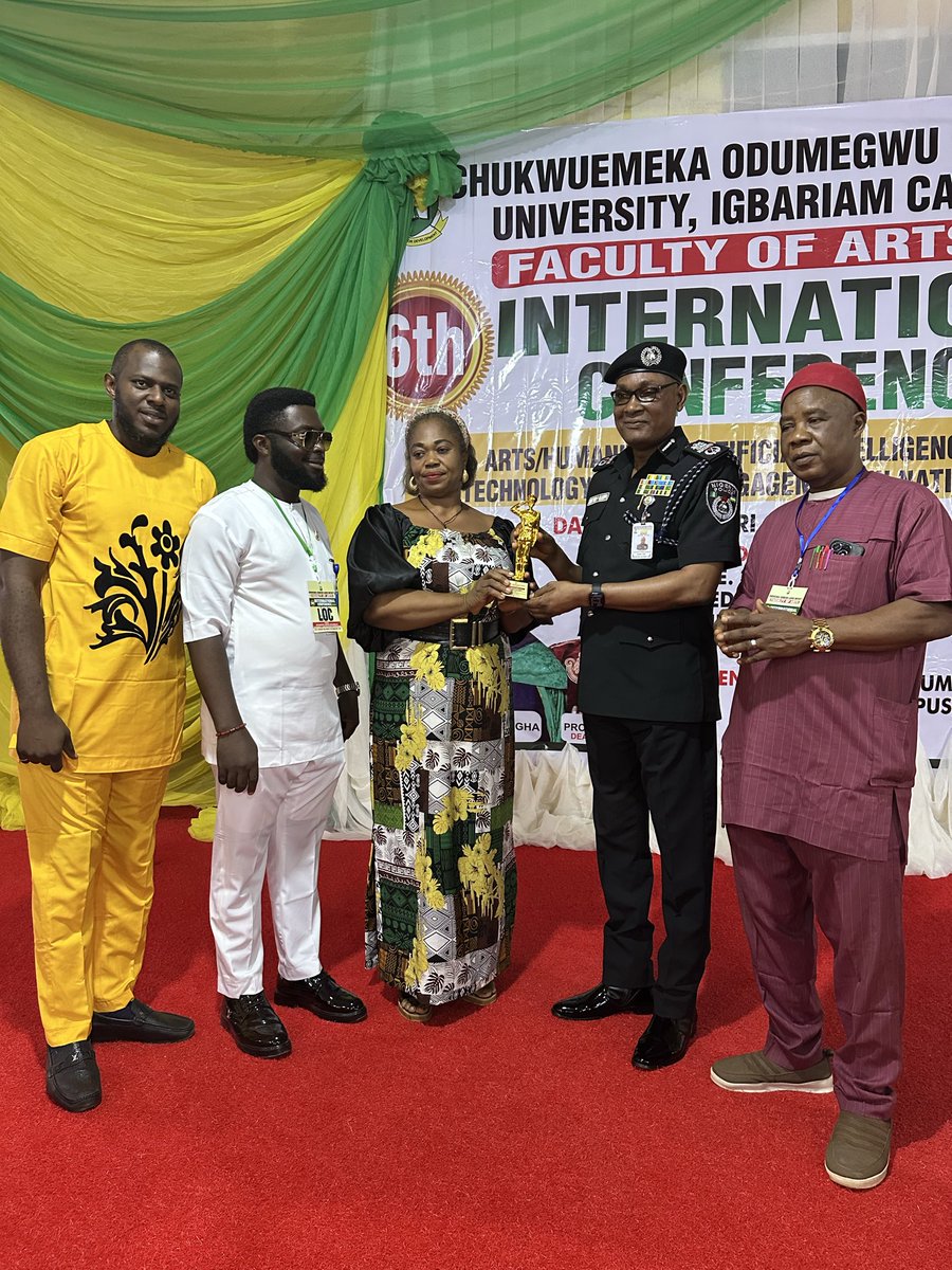 PPROZONE13UKPO's tweet photo. AIG ABAYOMI  PETER OLADIPO,THE ASSISTANT INSPECTOR OF GENERAL IN CHARGE OF ZONE 13 UKPO HONOURED WITH PLATINUM CRIME FIGHTER AWARD BY THE FACULTY OF ARTS, CHUKWUEMENA ODUMEGWU OJUKWU UNIVERSITY IGBARIAM CAMPUS https://t.co/vVfI9WnaI7