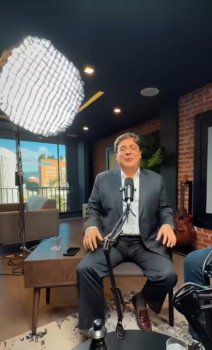 Melvin Portillo es la cara de Manuel Baldizon en la <a href="/CC_Guatemala/">CC Guatemala</a> 

Si logra llegar a la magistratura este buscará apoyar a que Baldizon pueda ser candidato a Presidente y  bloquearian a <a href="/72_cpineda/">Carlos Pineda</a> 
Carlos Pineda esta condenado a vivir bajo la sombra de Manuel Baldizon