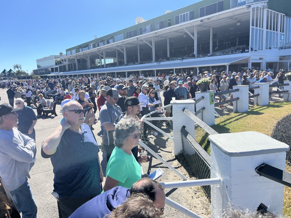 1FastColt's tweet photo. Racing isn’t dead. We had a hard time finding a parking spot at Tampa! @BeemieAwards https://t.co/4eB6Jw0LHm