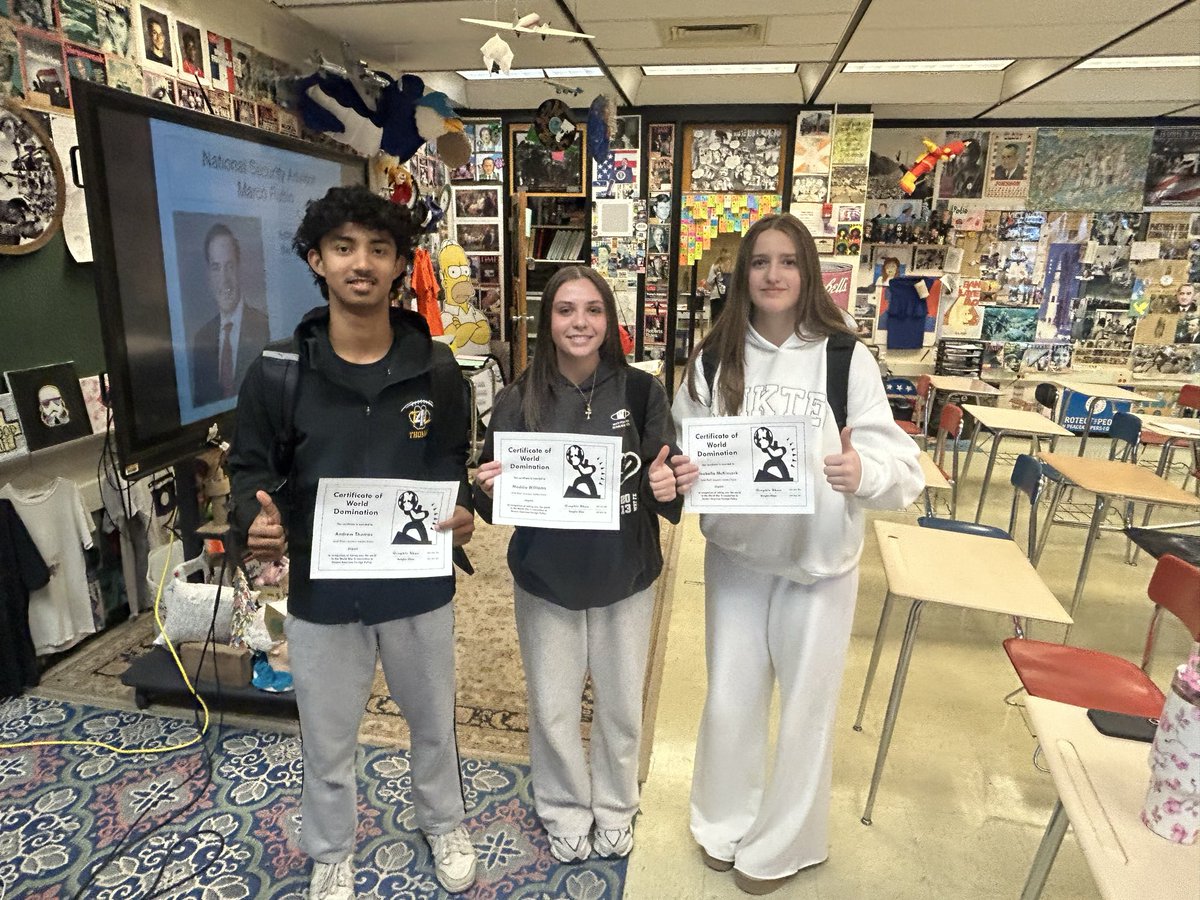 Mr. Lyons tweet media