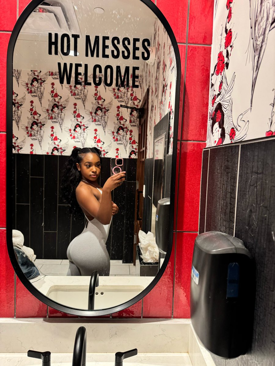 lexiawill tweet media