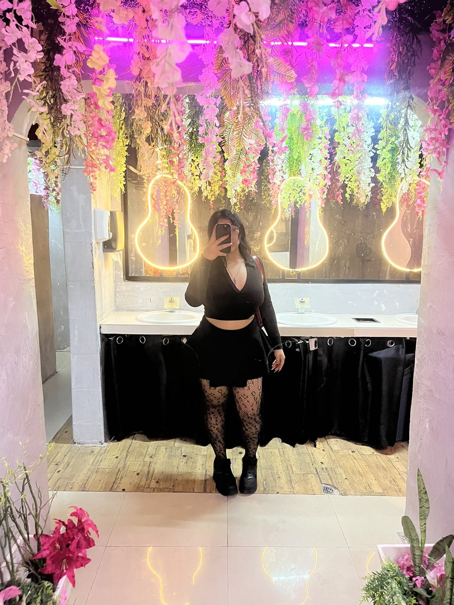 mi0pe's tweet image. Ayer salí después de 1000 años