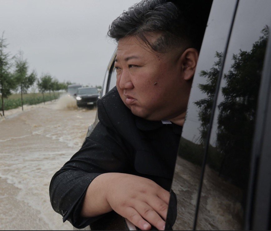 Jhonffonseca's tweet image. 🇰🇵 ¡Horror inimaginable en Corea del Norte!

¡Kim Jong-un ordena ejecuciones públicas de escolares y adolescentes solo por ver "Squid Game" y otros dramas surcoreanos!

Un informe de Amnistía Internacional, citado por Sky News, revela que jóvenes han sido fusilados públicamente…