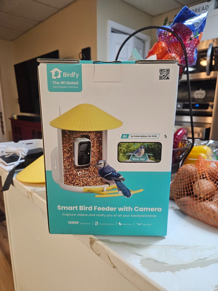 RosalindPagano's tweet photo. My daughter just gave me the coolest gift. A bird feeder with a camera that alerts you when theres activity. #daughters #thoughtfulness #neededit https://t.co/049KZlly0G