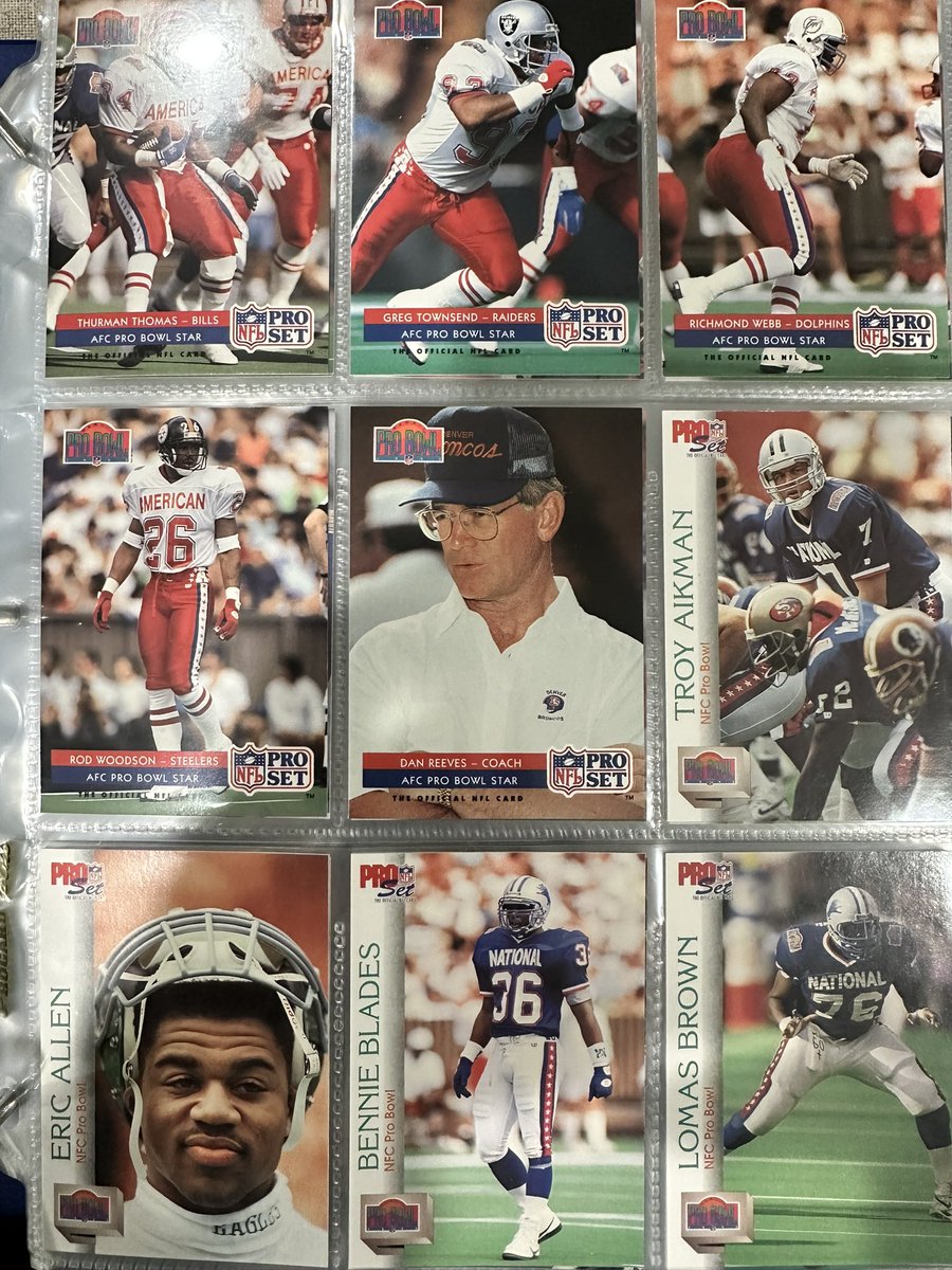 I think it’s absolutely crazy how 1992 Pro Set changed logos halfway through the 92 card run. Series 1 is the old logo, series 2 is the new logo. Only Pro Set 😂