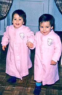 CarlosDeUrrecha's tweet image. "Se fijaron en que había ropa de niña tendida en un balcón y por eso pusieron la bomba ahí. Ese balcón era el nuestro"
Míriam y Esther Barrera Alcaraz, gemelas de 3 años, asesinadas junto a 9 compatriotas en Zaragoza por los cobardes de ETA

Pedro Sánchez gobierna con ETA