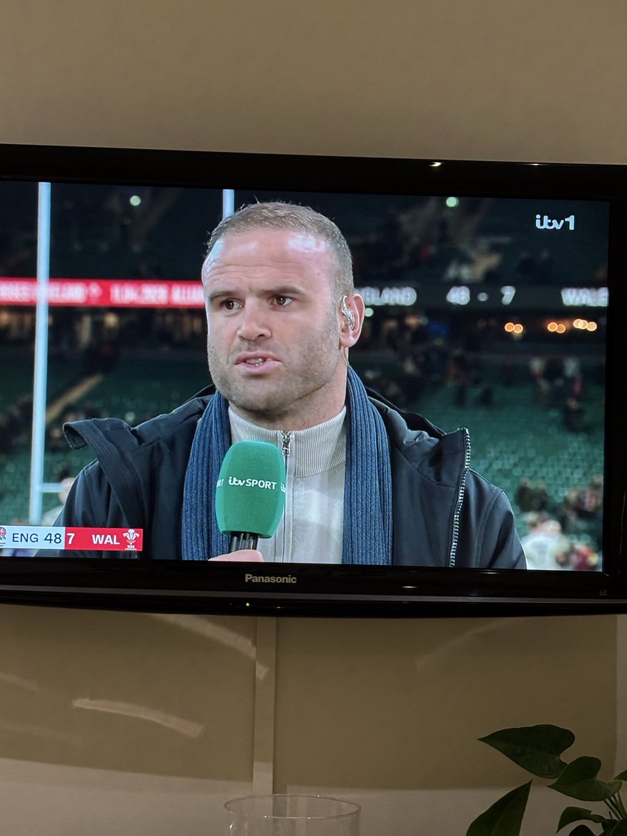 Emma Jones tweet media