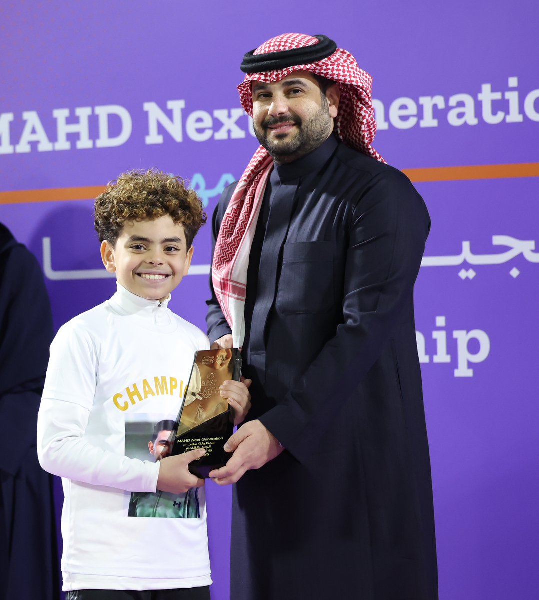 رحبوا معنا بصانعي الفارق ☝🏻🌟

أفضل اللاعبين في الفئات الثلاث في بطولة #مهد_الجيل_القادم لكرة القدم.

تهانينــــا 👏🏻💜

#أكاديمية_مهد | #أرض_الأبطال 🟣🟠