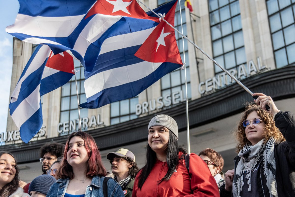 In solidarity with the Cuban people.

Hundreds gathered in Brussels today to denounce the US blockade on Cuba and to call for its immediate lifting.

We demand an end to the illegal blockade, the delivery of humanitarian aid and oil,
and that the Belgian embassy in Cuba remains