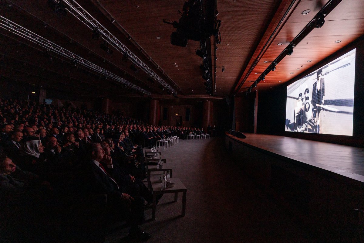 “Özdemir Bayraktar | Bu Dünyadan Bir Akıncı Geçti Belgeseli”ni mutlaka izleyin. 

Vatanseverliğin azim ve adanmışlıkla donanmış hikayesine şahit olacaksınız. 

Teknofest kuşağı görecek ki, “anlatılan senin hikayendir”

Tamamı için 👉 m.youtube.com/watch?v=pwqI5O…