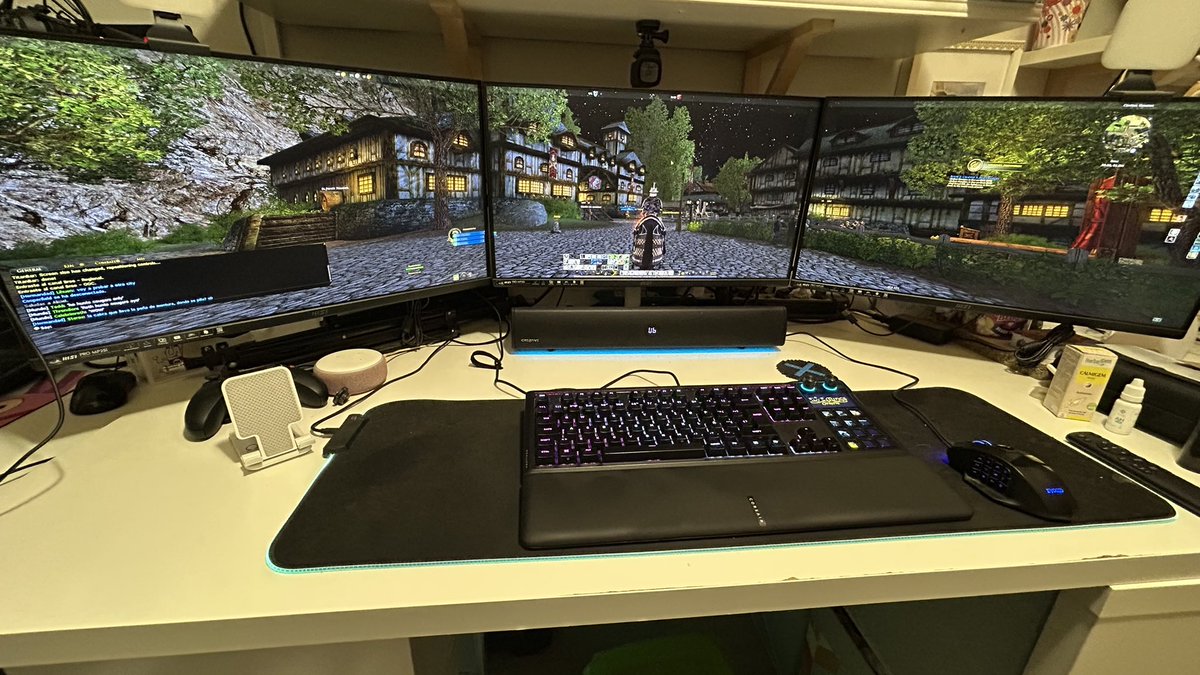 RicardoFAndres's tweet image. Acabo de pasarme @LOTRO. Vaya espectáculo jugarlo en tres monitores al mismo tiempo. Qué locura y qué maravilla. ❤️