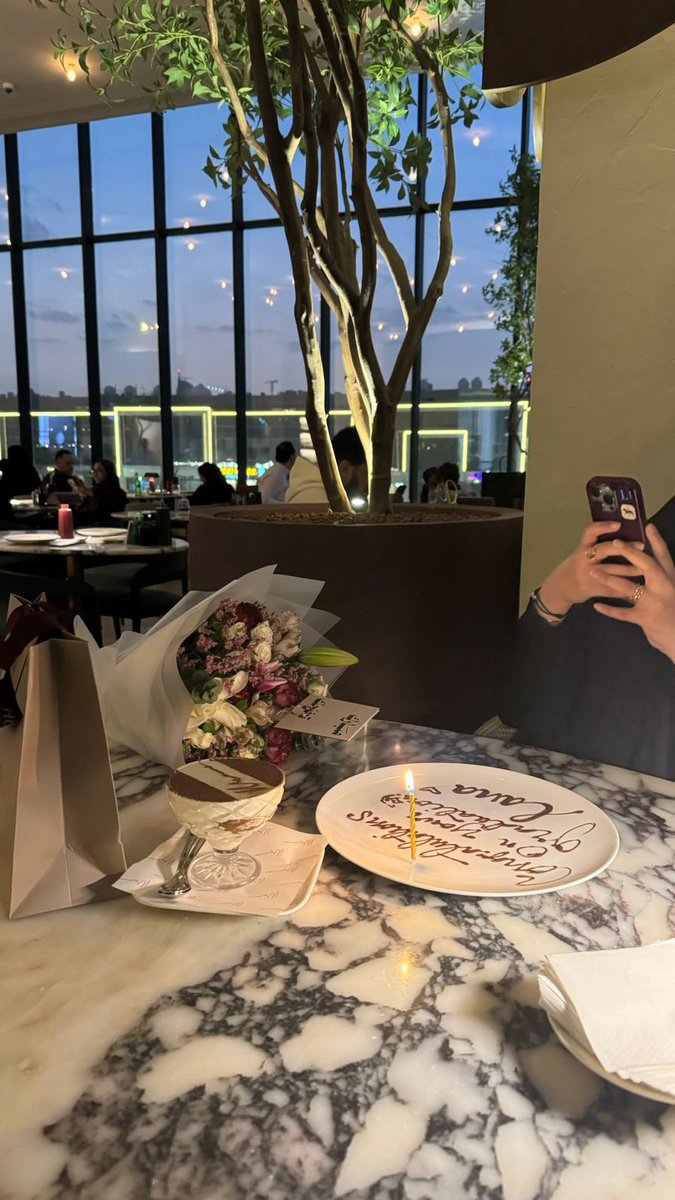 لنـا tweet media