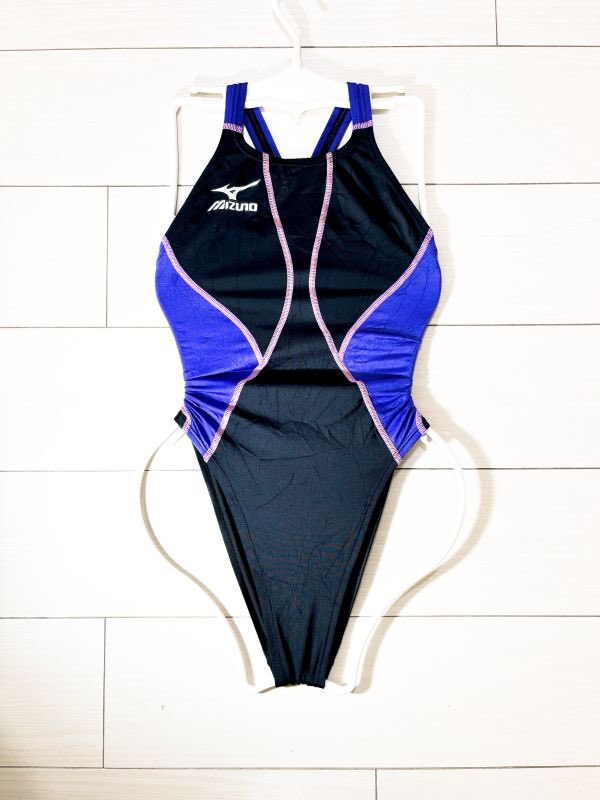 underwaterkc's tweet photo. @Daniel19950528 更早期的Mizuno開叉更高，還是舊的比較好看 https://t.co/yLBeG8PcmW