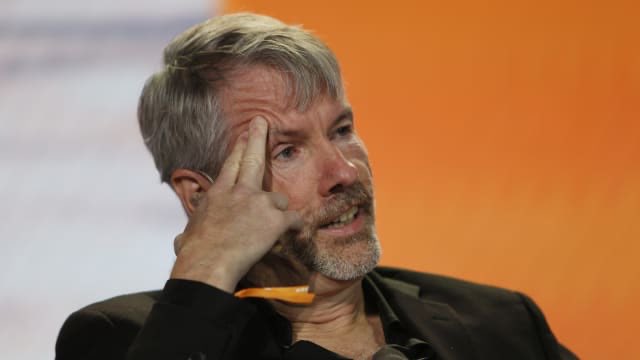 legen_eth's tweet image. These 2 lost more money in the past few months

Than all investors in the 2008 financial collapse COMBINED