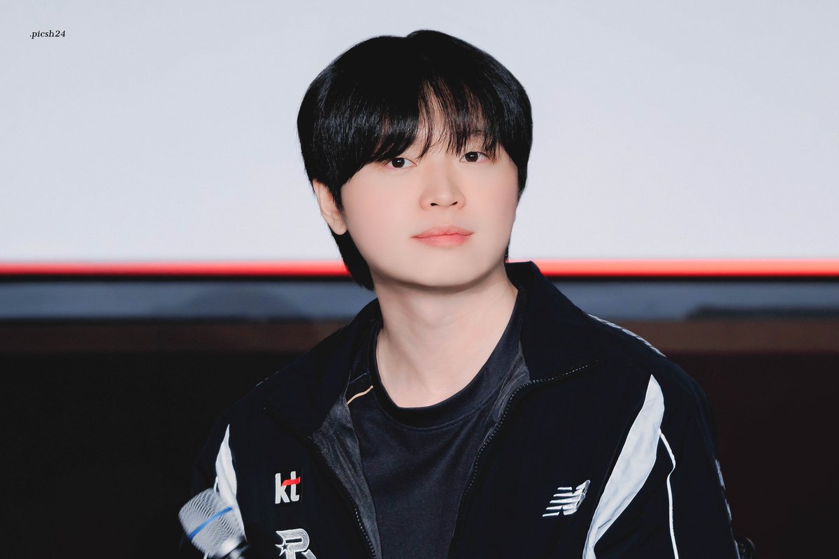 picsh24's tweet image. 251115 팬미팅 #LCK #KT #Bdd #비디디 

화이텡 합시다~