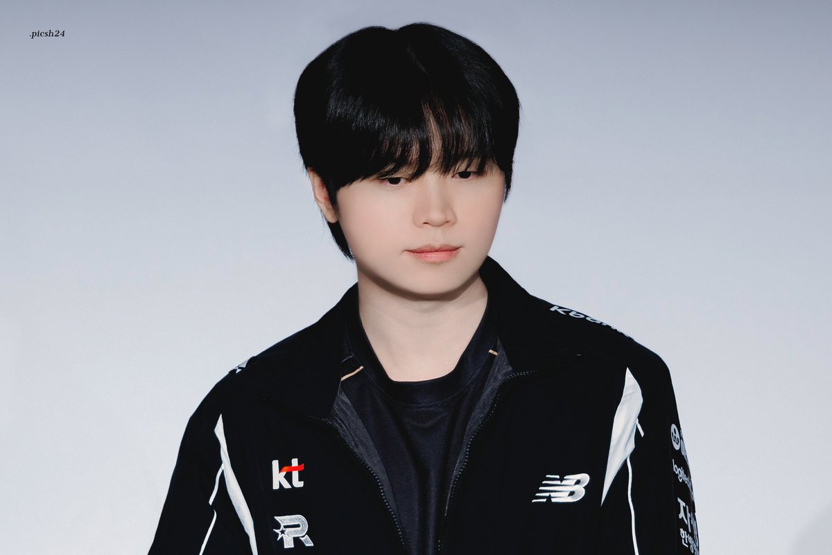 picsh24's tweet image. 251115 팬미팅 #LCK #KT #Bdd #비디디 

화이텡 합시다~