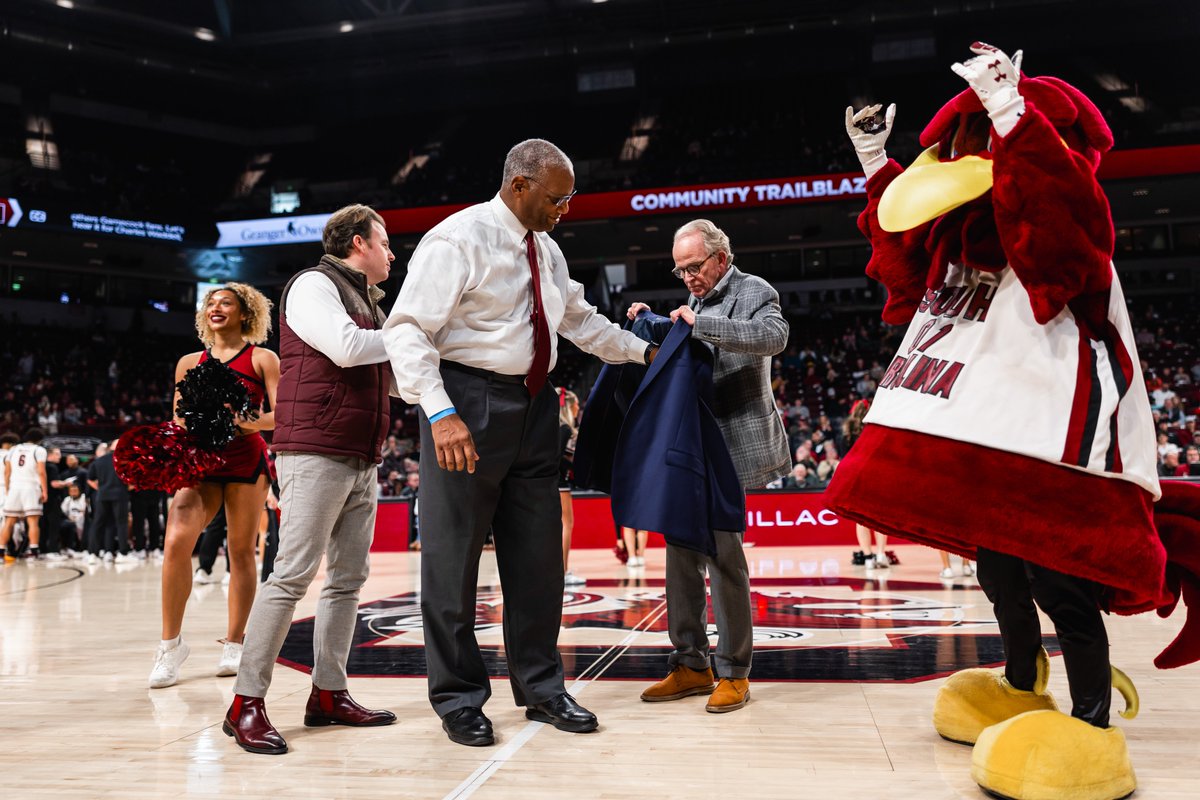 GamecockMBB's tweet photo. A @GamecocksOnline legend in every sense of the word. Thank you Charles Waddell for 19 years of loyal and dedicated service to South Carolina Athletics and Columbia.
Congrats on your Granger Owings Gamecock Community Trailblazer Award - so well deserved! 👏 https://t.co/ihH4LSJQmw