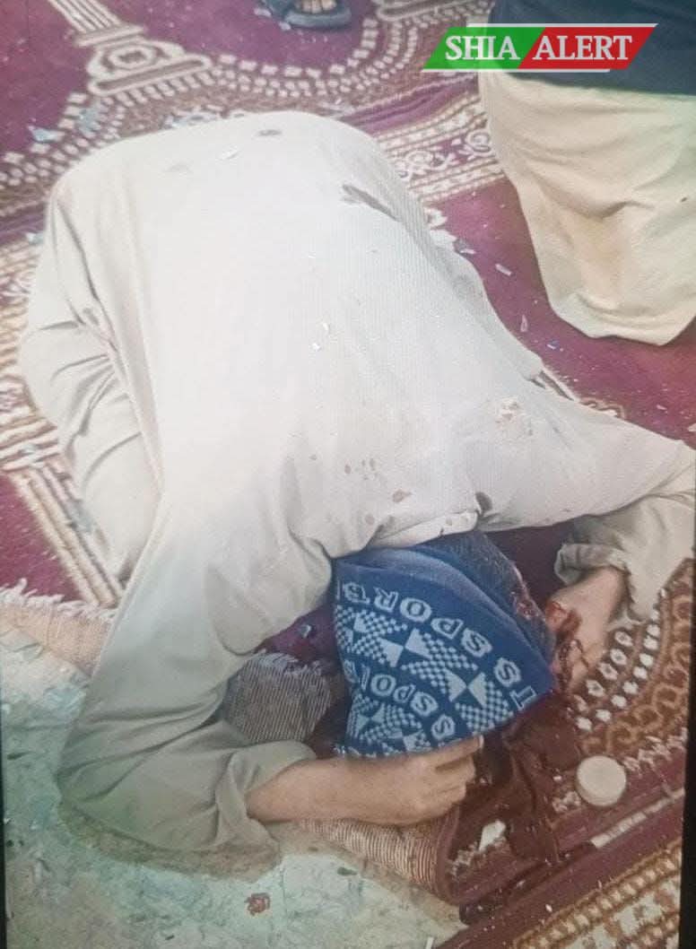 e_tammar's tweet photo. امام علی علیہ السلام کو جب دوران نماز سجدے کی حالت میں شہید کر دیا گیا تو اہل شام والے پریشان تھے کہ علی اور نماز؟ علی کا مسجد میں کیا کام؟
 اج علی کے ماننے والوں کی بھی یہی حالت ہے کہ سجدے میں شہادت، تب ہی ہم کہتے ہیں شہادت ہمارا ورثہ ہے۔ https://t.co/gnmvT7v69o