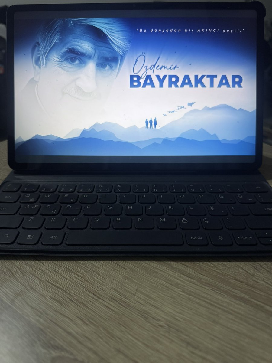 Vay be! Bu dünyadan gerçekten bir AKINCI geçmiş…. <a href="/Selcuk/">Selçuk Bayraktar</a>