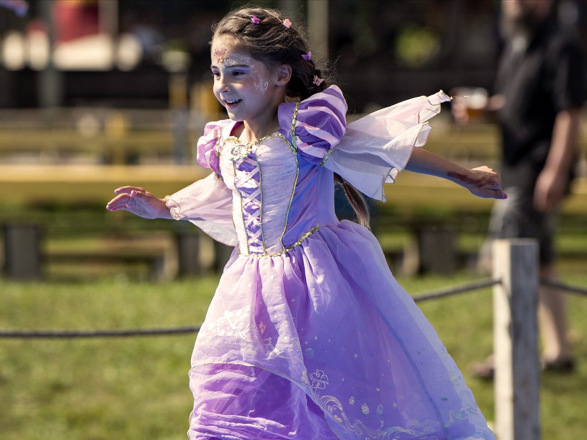 Make your child's birthday magical at the Bay Area Renaissance Festival!✨ 

$300 package includes admission for 2 adults + 8 kids, reserved tent space, cupcakes &amp; drinks. 

Book now: 800-966-8215 or groupsales@renaissancefest.com 

#BayAreaRenaissance #ExploreBayArea #Huzzah