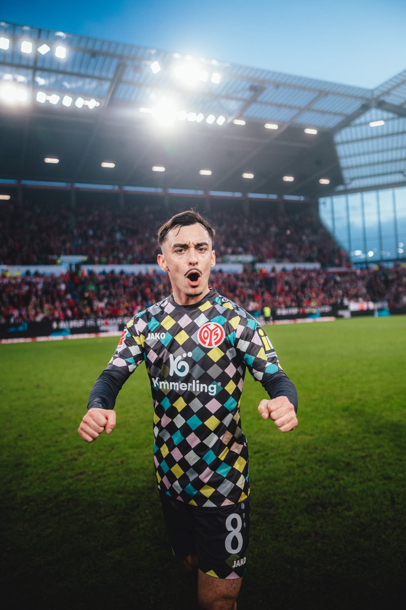 Mainz05en's tweet photo. Anyone else still celebrating this morning? 🥳
#Mainz05 #M05FCA https://t.co/U9S3V6BoMU