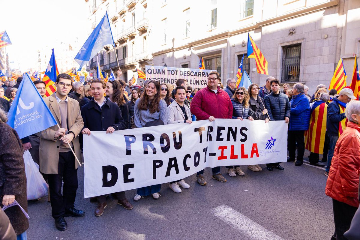 📣 PROU TRENS DE PACOT-ILLA❗️

En mans d’Espanya, Catalunya descarrila.