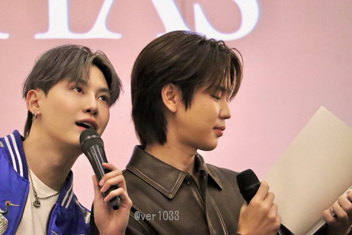 ver1033's tweet photo. A cute couple💕
#BounPremFansign
#AETERNITASxBounPrem https://t.co/F92y8lwR7w